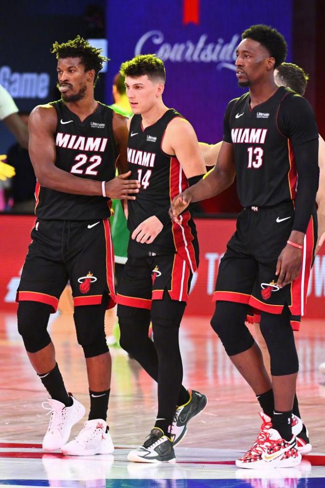 做两点微调 做两点微调